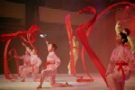 <b>Red Ribbon Dance</b><br/><br/>
				Han Folk style